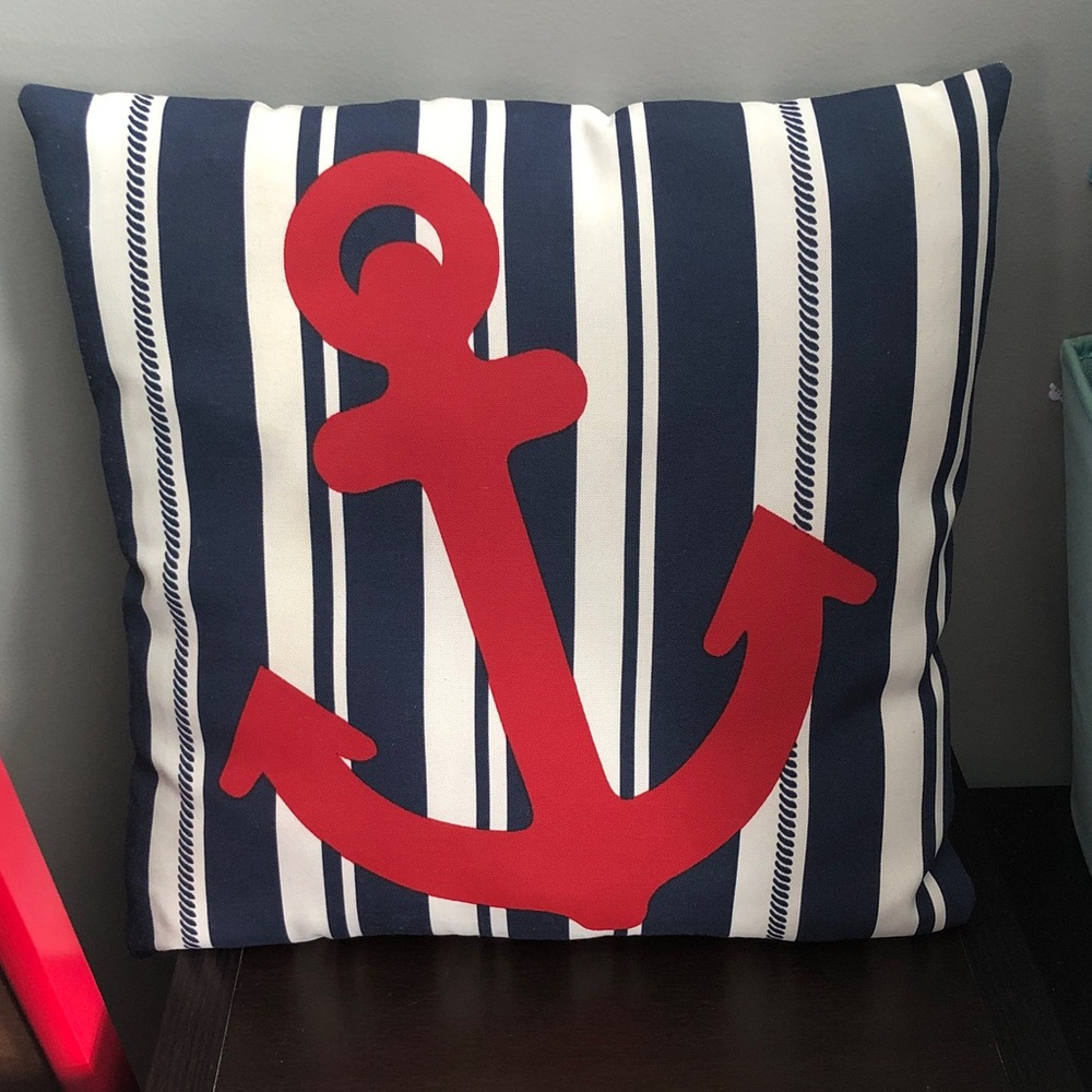 🏋️‍♂️ Nautical Anchor Stripe Throw Pillow